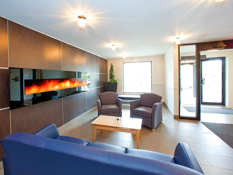 2300 Marine Dr — Photo 3