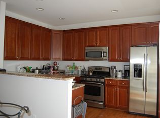 2423 Huntington Park Dr, Alexandria, VA 22303