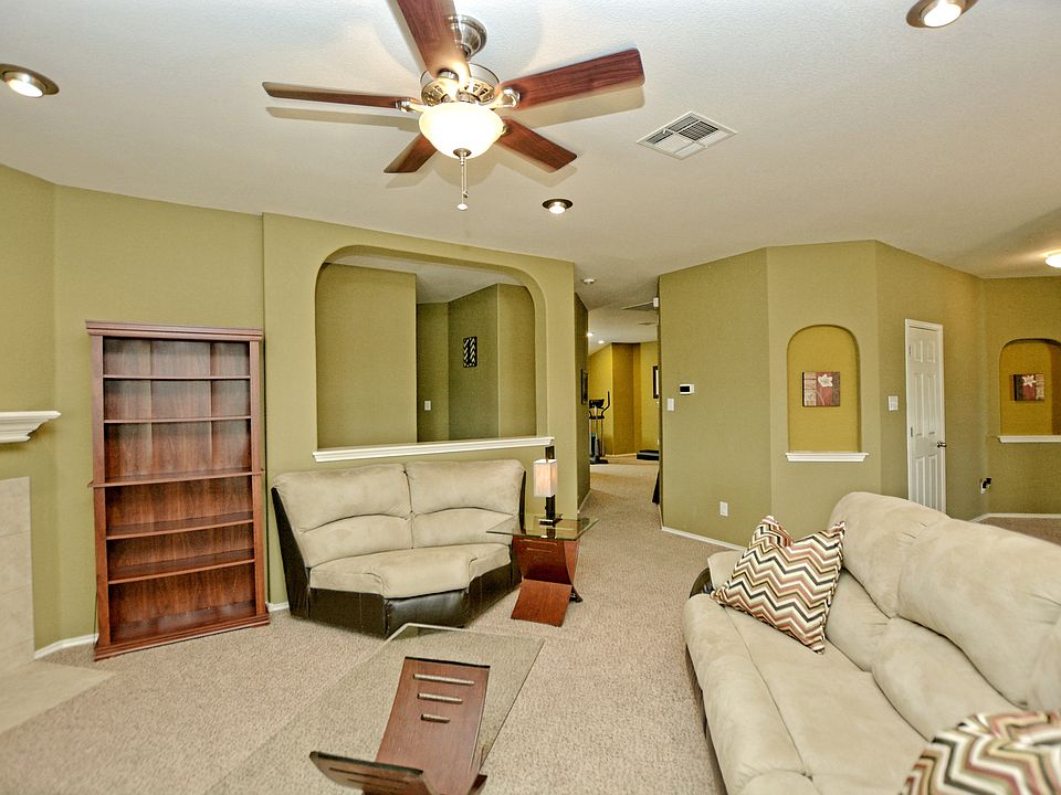 1st image of 1403 Pearsall Ln