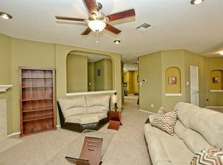 1403 Pearsall Ln, Hutto, TX 78634