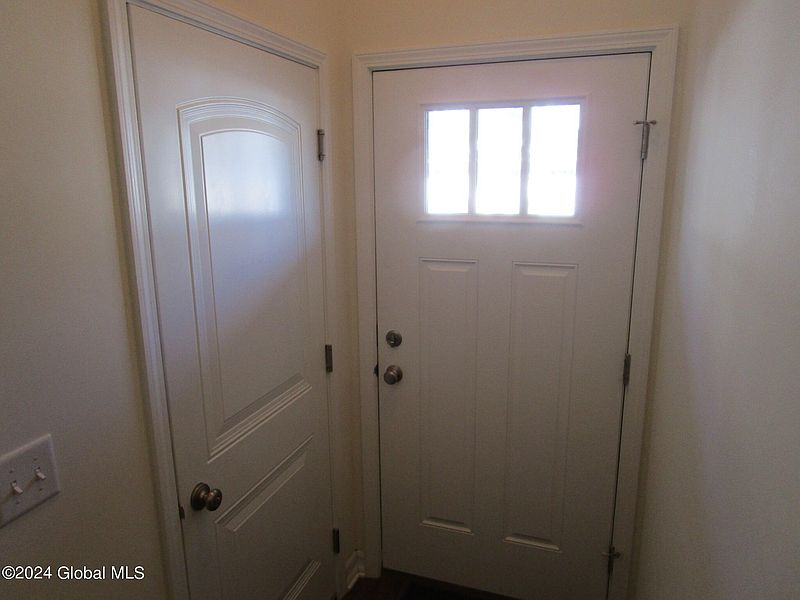 3rd image of 158 Paddock Circle
