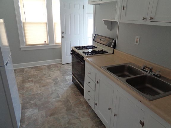 3rd image of 3428 W 47th St #2