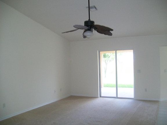 2nd image of 565 NW Goldcoast Ave