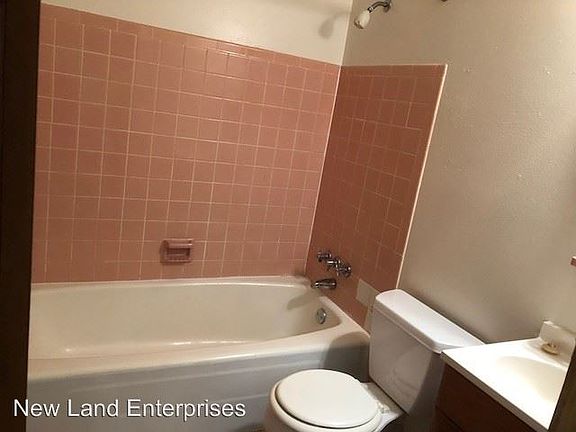 4th image of 1945 N Oakland Ave APT 6