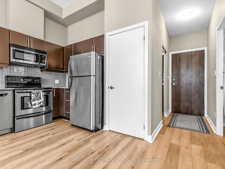 18 Harbour St #202 — Photo 14