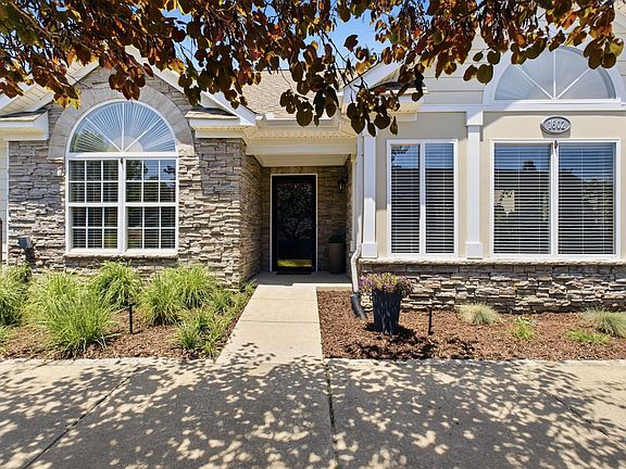 2nd image of 825 Browns Ln #1602