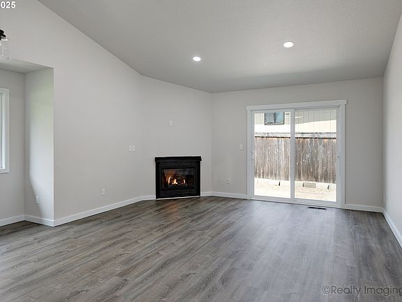 4th image of 9122 NE 54th St