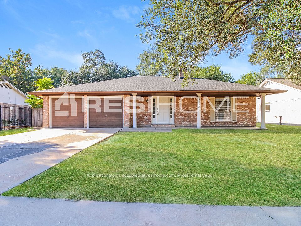 1st image of 15943 Walnut Wood Dr