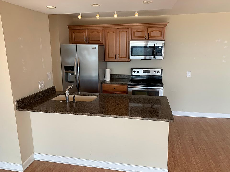 1st image of 1540 Lasalle St #10