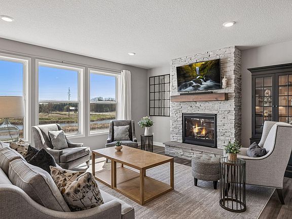5th image of 4867 Chestnut Dr