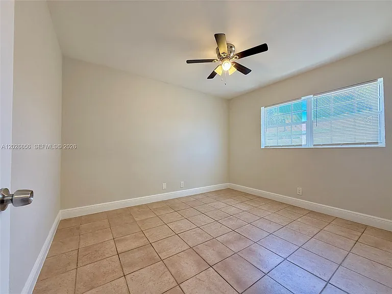 206 SE 3rd Pl — Photo 28