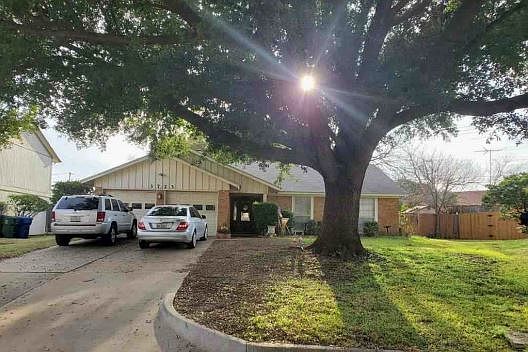 5th image of 3723 Twin Oaks Ct