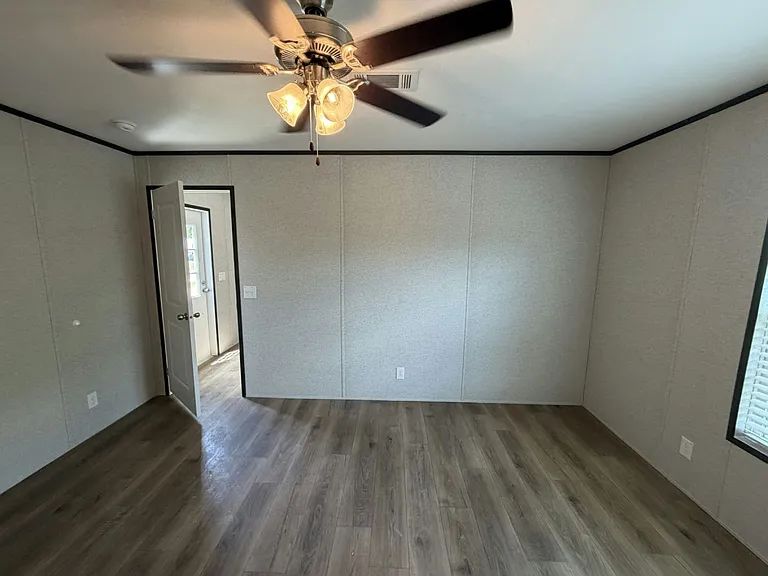 156 Lakeside Garden Cir #156 — Photo 10