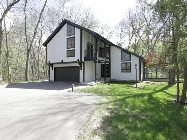 6145 Apple Rd, Shorewood, MN 55331