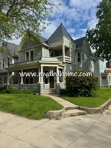 1704 W Main St Photo 1