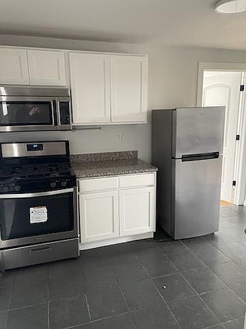 1st image of 632 2nd Ave APT 8