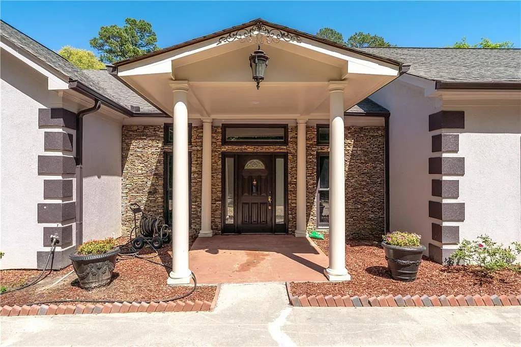 4 bed, 3.5 bath, 3500 sqft, $3,300 — Photo 2