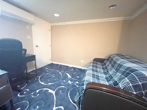 2963 Voorhies Avenue image 47 of 53