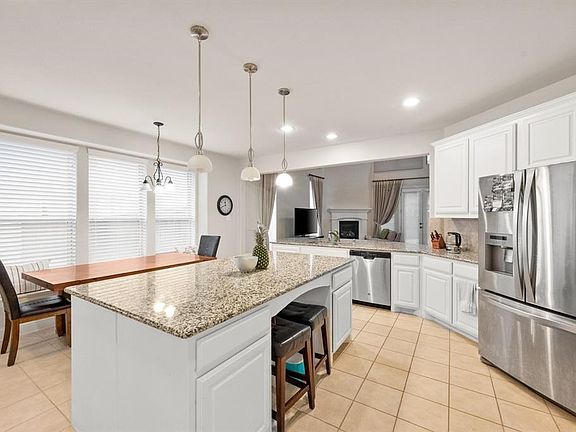 5th image of 404 Marquis Ln