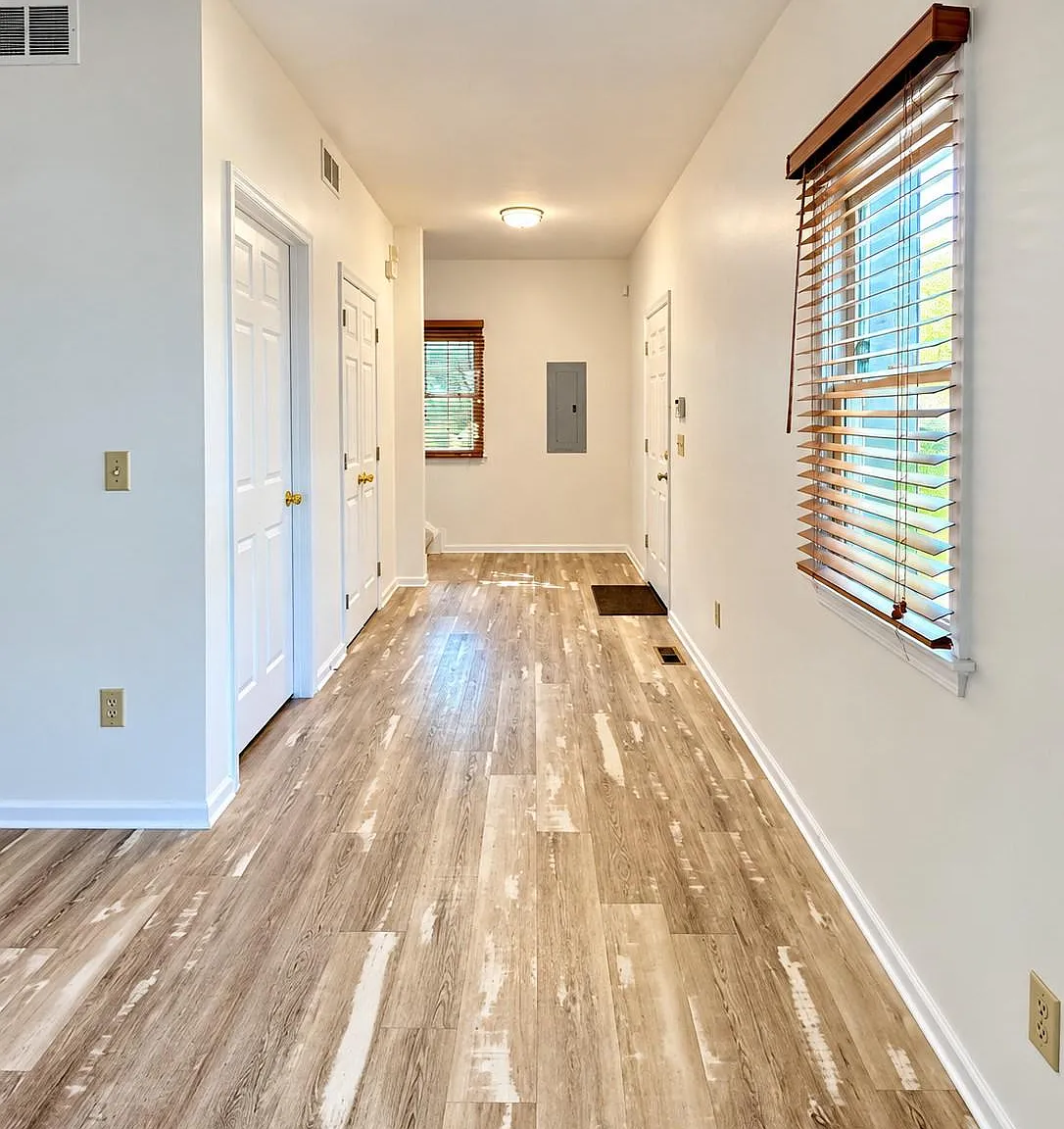 Studio, 1700 sqft, $2,375 — Photo 4