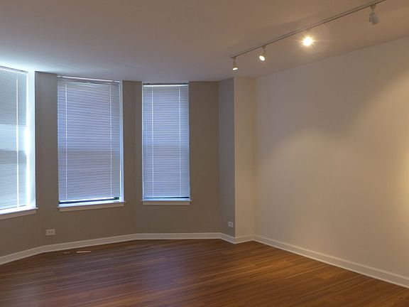 5th image of 537 S Dearborn St APT 6A