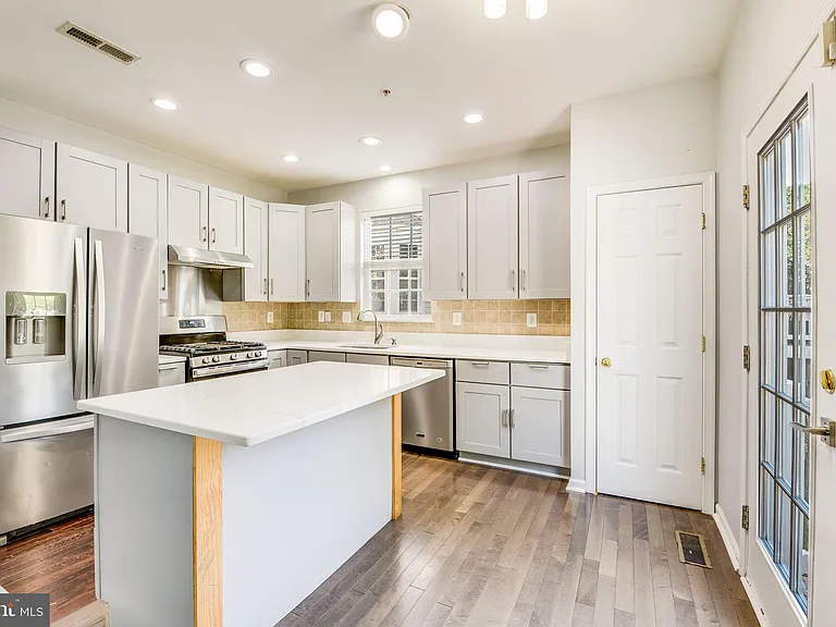 7742 Valley Oak Dr #91 — Photo 4