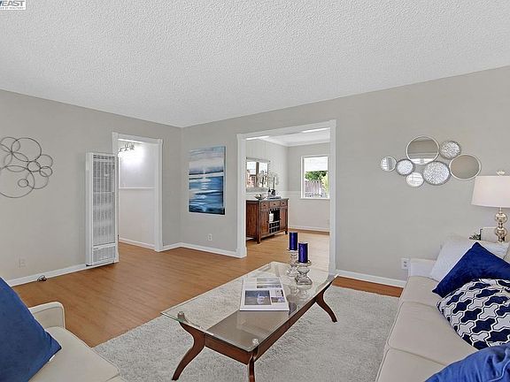 5th image of 7828 Shannon Ave