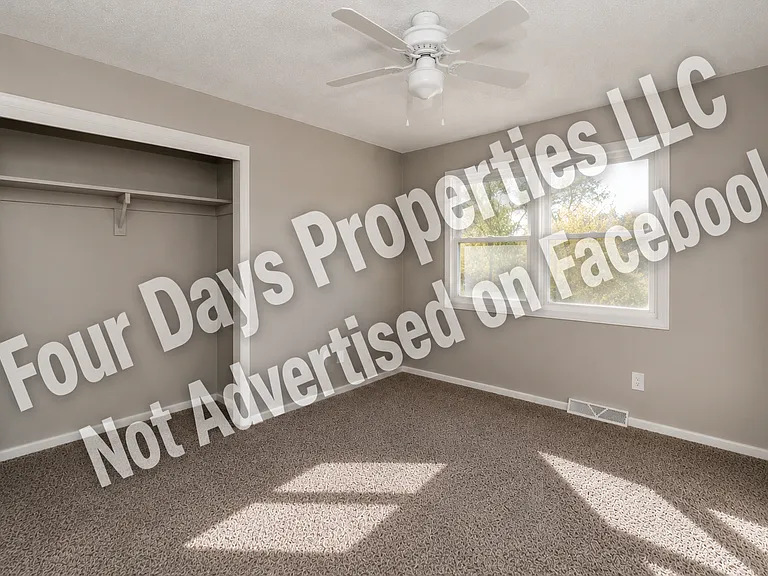 3401 SW 44th Pl — Photo 8