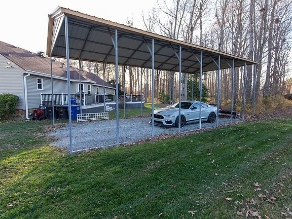 5th image of 5621 Pond Ln