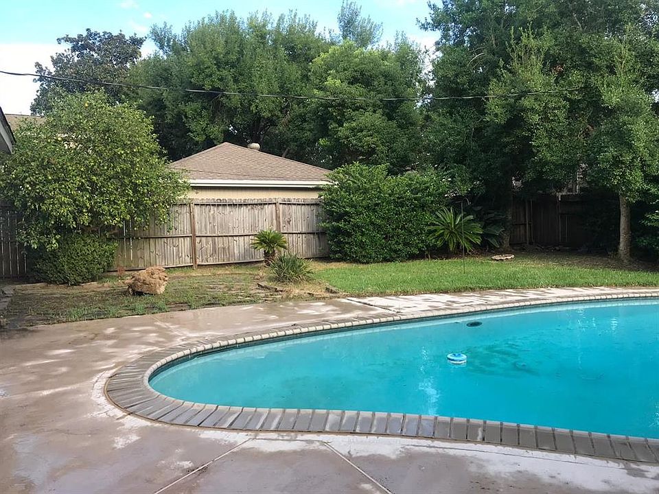 1st image of 506 Crestwood Dr