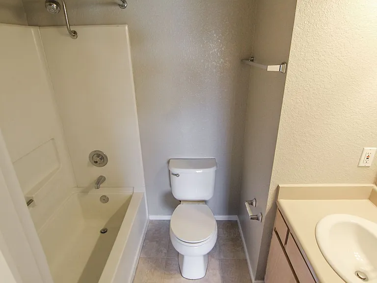 1172 Burton Dr — Photo 12