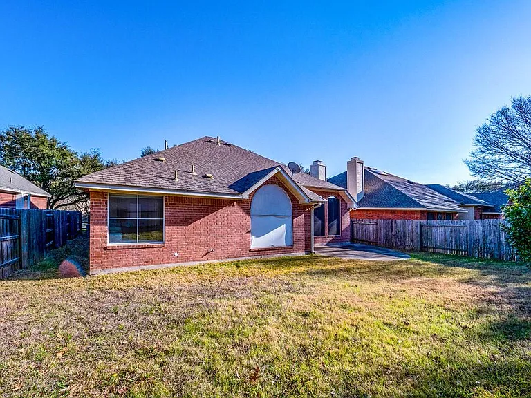 1901 Dapplegrey Ln — Photo 29