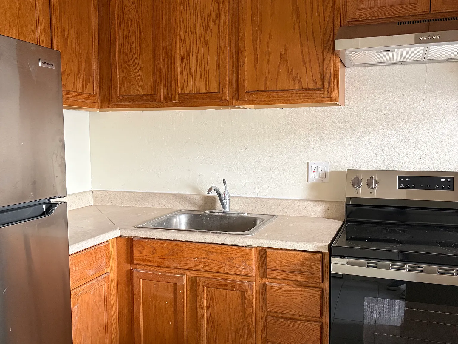 3 bed, $3,200 — Photo 2