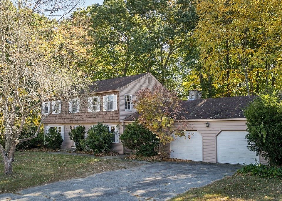 1st image of 16 Rose Glen Dr