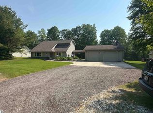 478 Donnet Ct, Clare, MI 48617