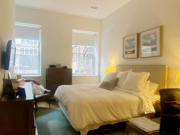 4th image of 7 E 19th St #2
