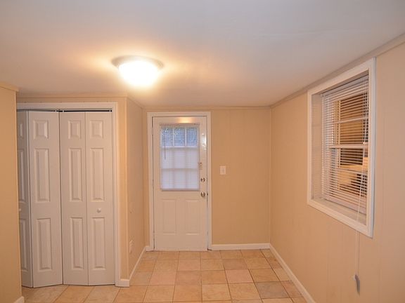 3rd image of 107 Gin House St