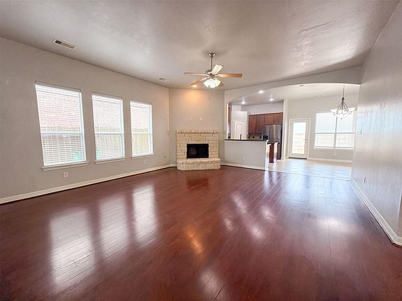 3rd image of 9411 Silver Ridge Dr