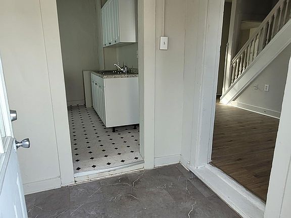 2nd image of 2244 E 5th St #2
