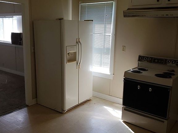 3rd image of 1892 Branstetter Ln