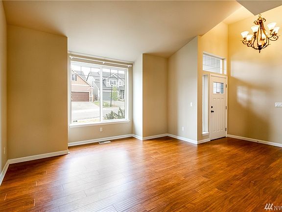 5th image of 4035 202nd St E