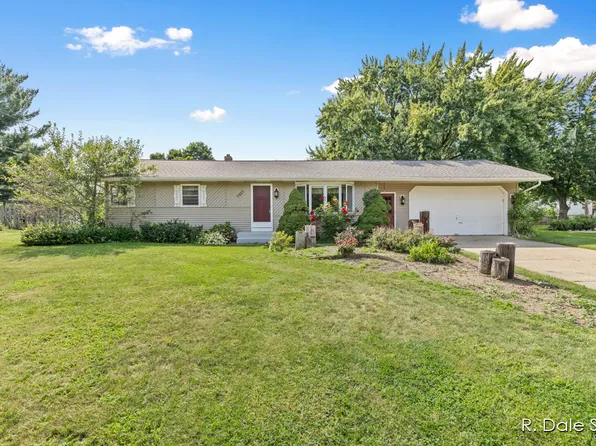 7925 Graceland Dr, Jenison, MI 49428
