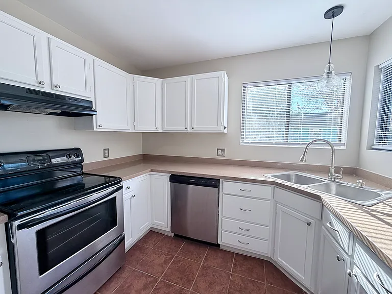 6517 Valene Ct — Photo 11