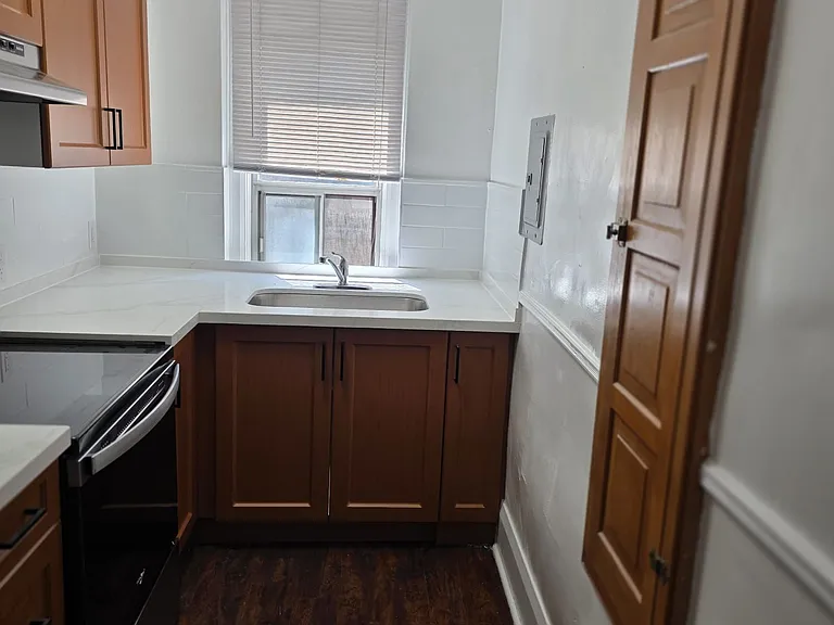 29 Jane St #8 — Photo 9