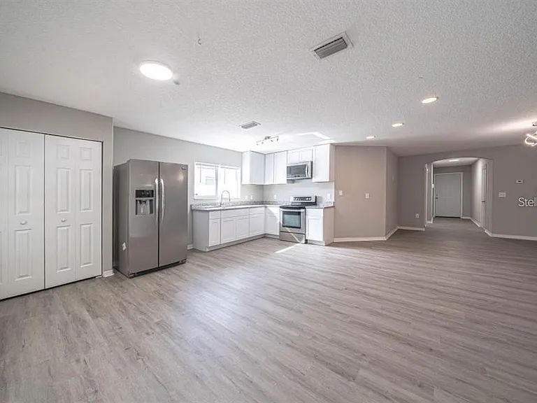 2025 Peaceful Palm St — Photo 8