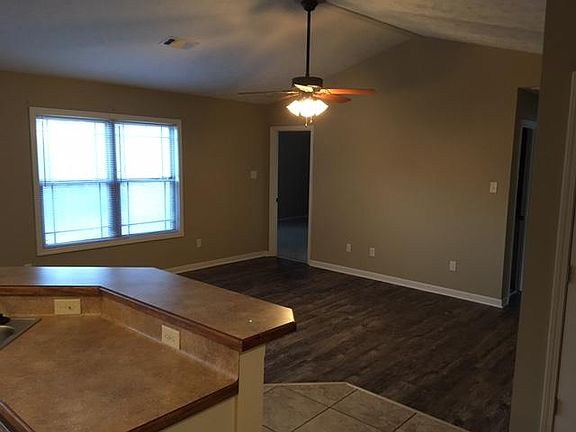 5th image of 1045 E Main St