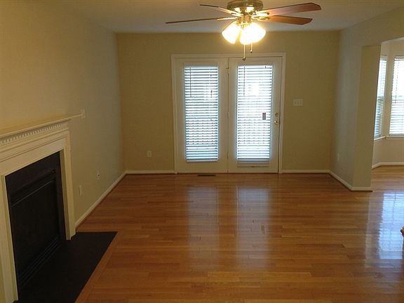 3rd image of 420 Deerfield Dr