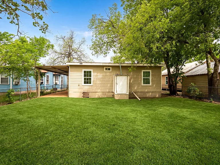 250 Koehler Ct — Photo 30