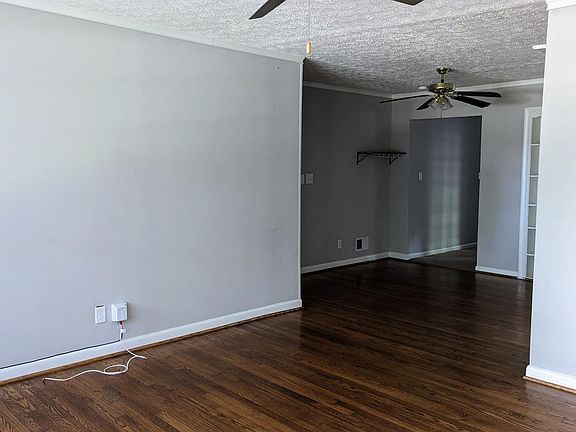2nd image of 2873 Belaire Cir