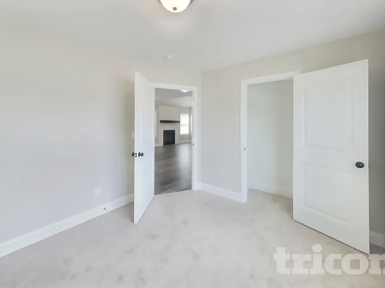 492 Woodtrace Dr — Photo 8